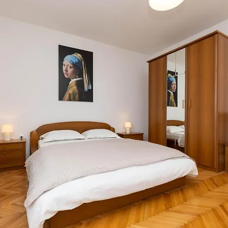 Apartman Enolabee *
