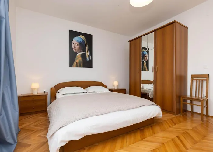 Apartament Enolabee *