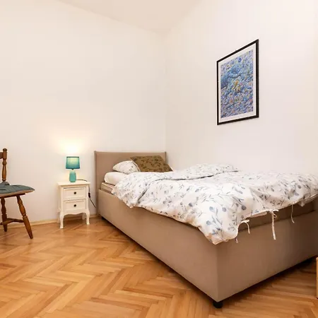 Enolabee Apartmán *