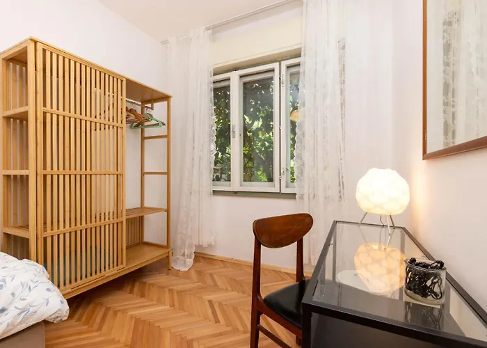 Enolabee 木洛希尼