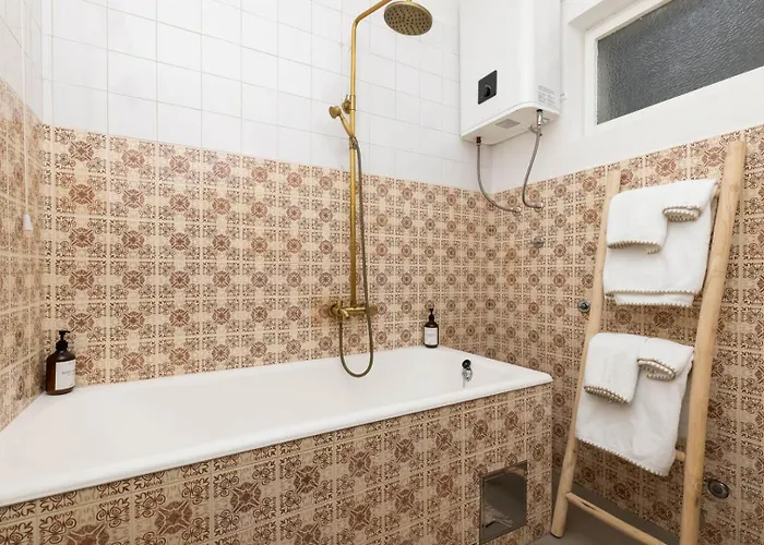 Enolabee * 木洛希尼