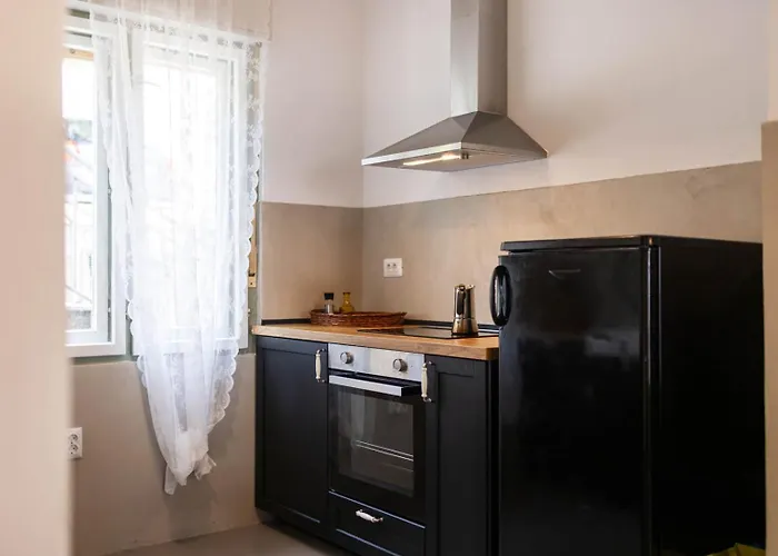 Enolabee アパート